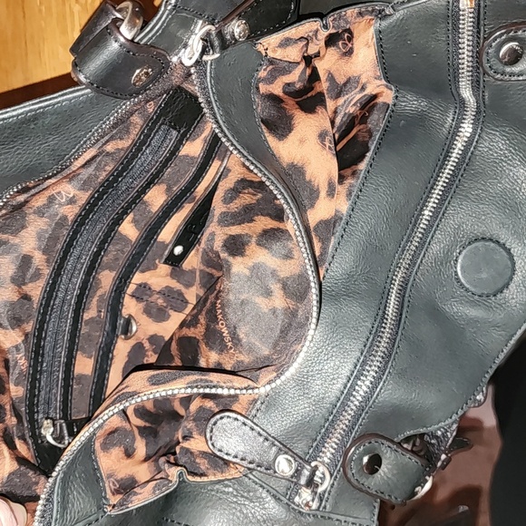 B. Makowsky Leather Shoulder Bag - Picture 9 of 11